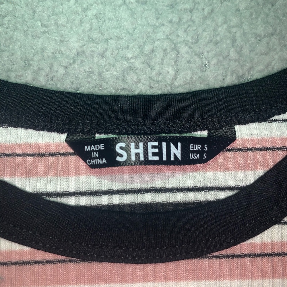 SHEIN Striped Crop Top - Picture 3 of 3